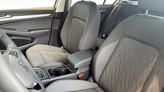 Volkswagen Golf VIII 8 of 12