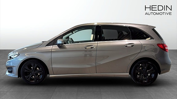 Mercedes-Benz B180 d 2 of 12