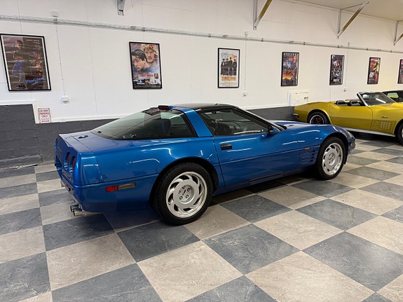 Chevrolet Corvette 15 of 30