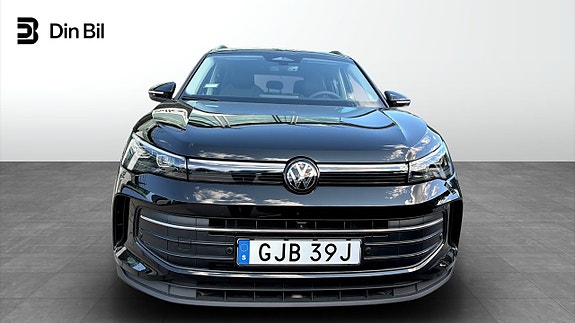 Volkswagen Tiguan 4 of 12