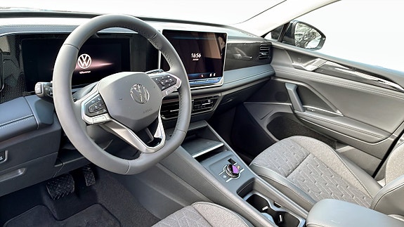 Volkswagen Tiguan 7 of 12