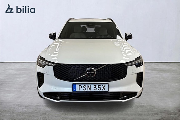 Volvo XC90 2 of 5
