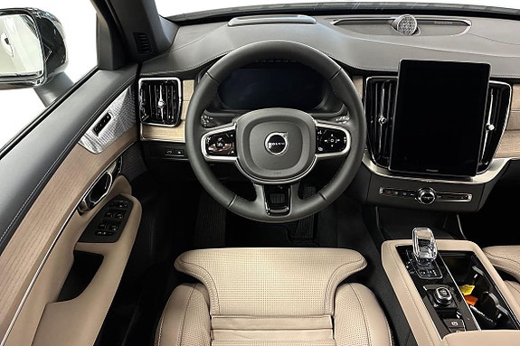 Volvo XC90 9 of 17