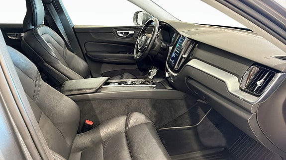 Volvo XC60 3 of 5