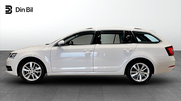 Skoda Octavia 2 of 5