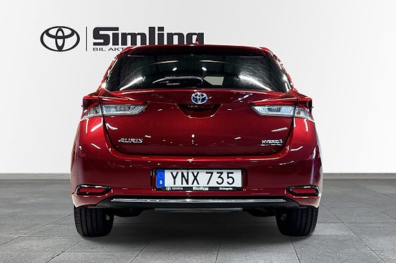 Toyota Auris 5 of 5