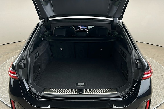 BMW i5 14 of 27