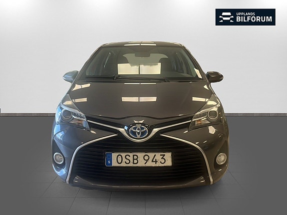 Toyota Yaris 2 of 5