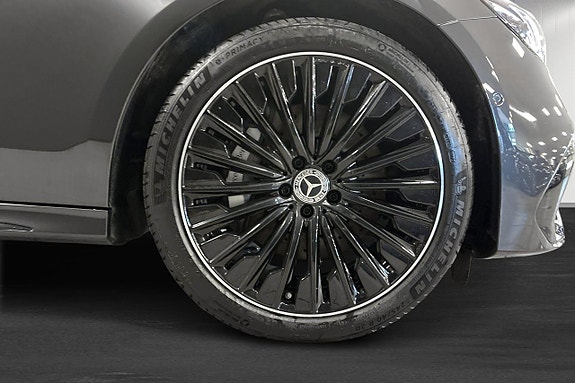 Mercedes-Benz E300 e 12 of 13