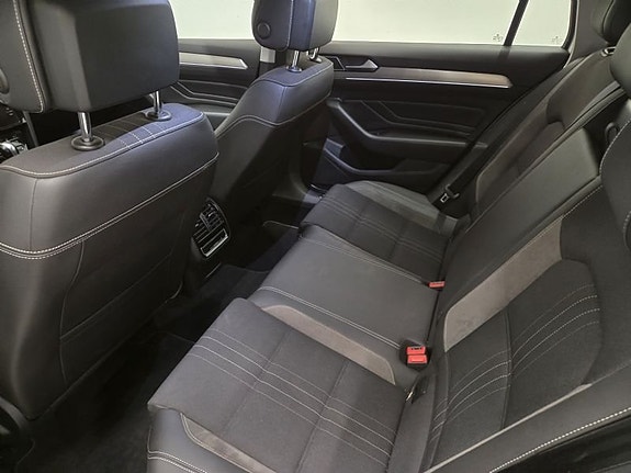 Volkswagen Passat Alltrack 9 of 10
