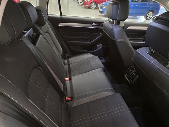 Volkswagen Passat Alltrack 5 of 5