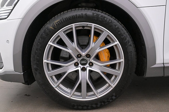 Audi e-tron 27 of 27