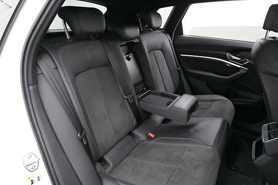 Audi e-tron 20 of 27
