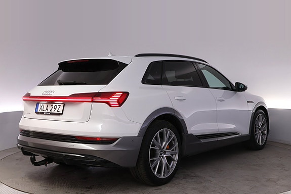 Audi e-tron 5 of 5