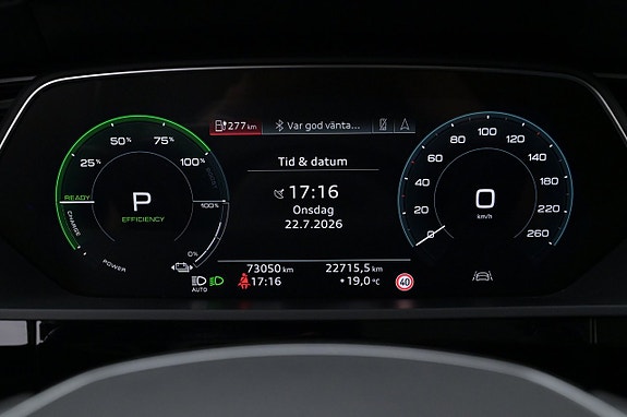 Audi e-tron 9 of 27