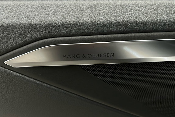 Audi e-tron 29 of 30