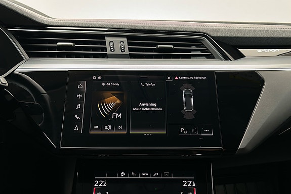 Audi e-tron 27 of 30