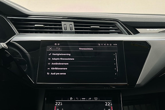 Audi e-tron 24 of 30