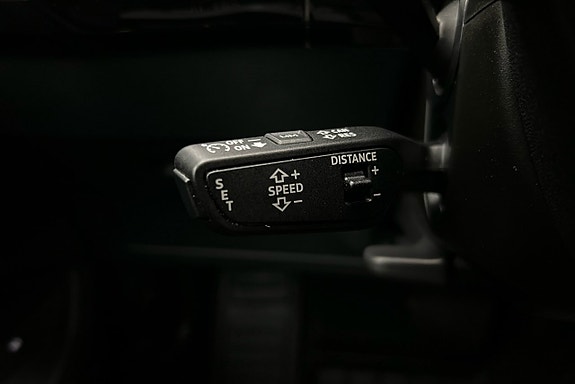Audi e-tron 26 of 30