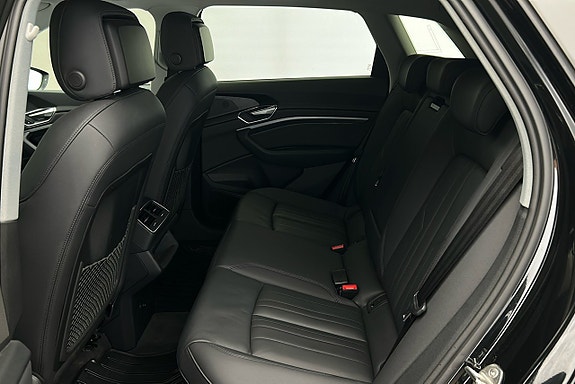 Audi e-tron 13 of 30