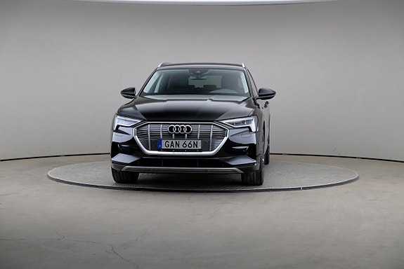 Audi e-tron 3 of 5