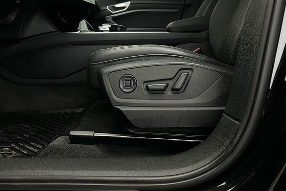 Audi e-tron 18 of 30