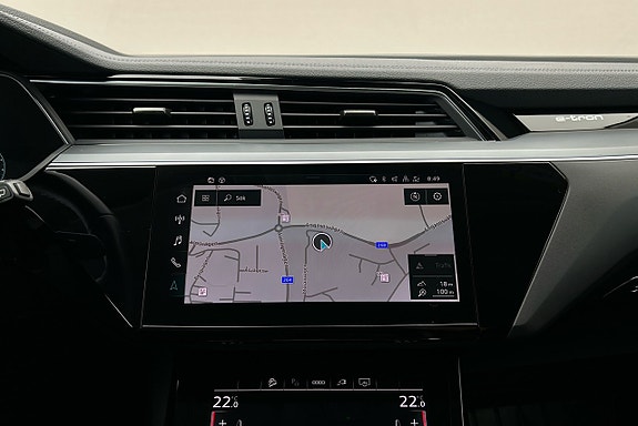 Audi e-tron 8 of 30