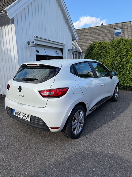Renault Clio 3 of 3
