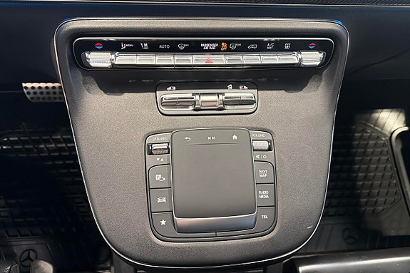 Mercedes-Benz V300 d 15 of 15