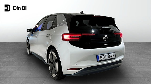 Volkswagen ID.3 3 of 5
