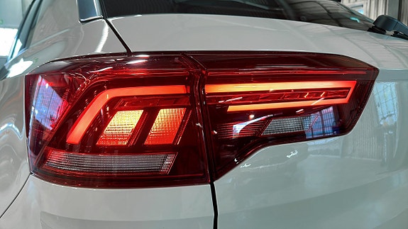 Volkswagen T-Roc 15 of 20