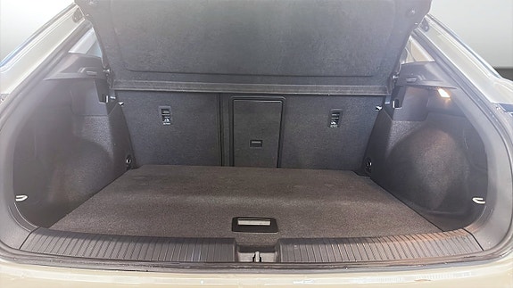 Volkswagen T-Roc 13 of 20