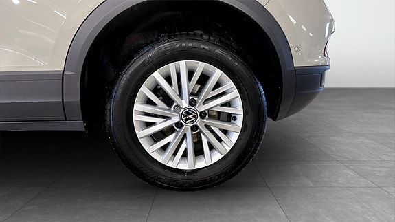 Volkswagen T-Roc 6 of 20