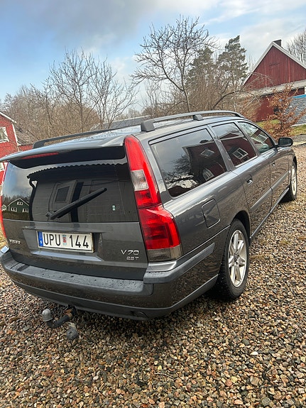Volvo V70 4 of 6