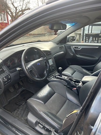 Volvo V70 5 of 6