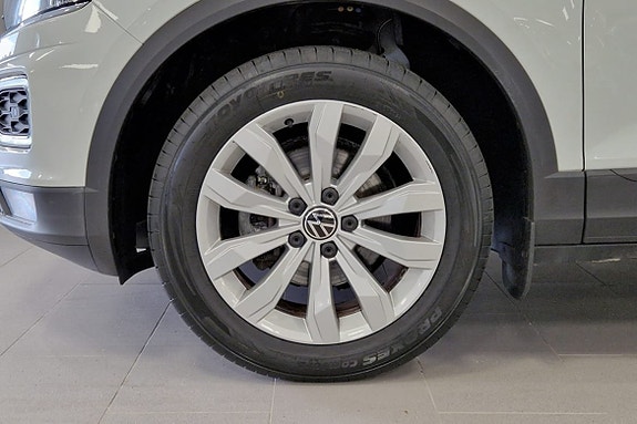 Volkswagen T-Roc 2 of 5