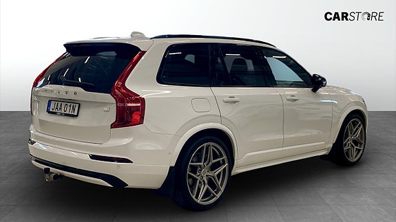 Volvo XC90 2 of 5