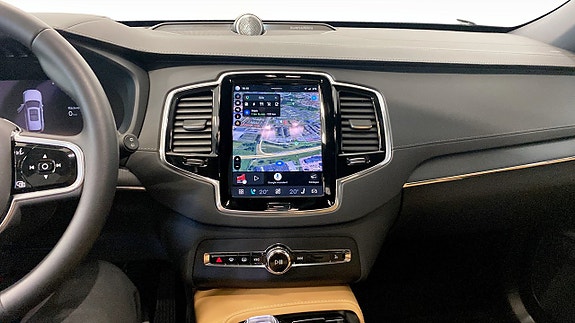 Volvo XC90 12 of 23