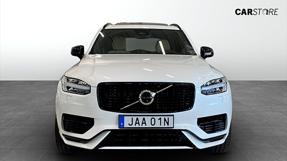 Volvo XC90 8 of 23