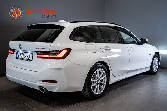 BMW 330e 3 of 5
