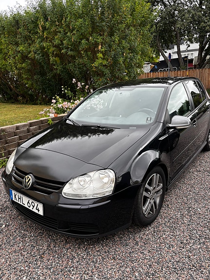 Volkswagen Golf V 2 of 5