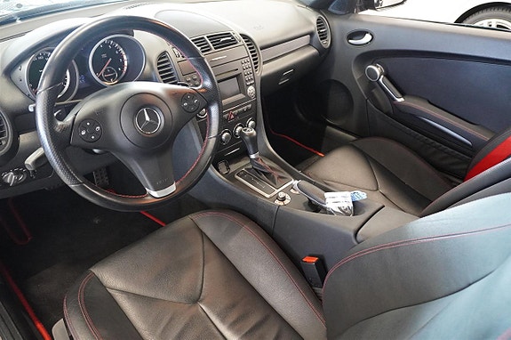 Mercedes-Benz SLK200 9 of 16