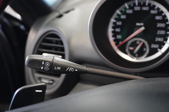Mercedes-Benz SLK200 15 of 16