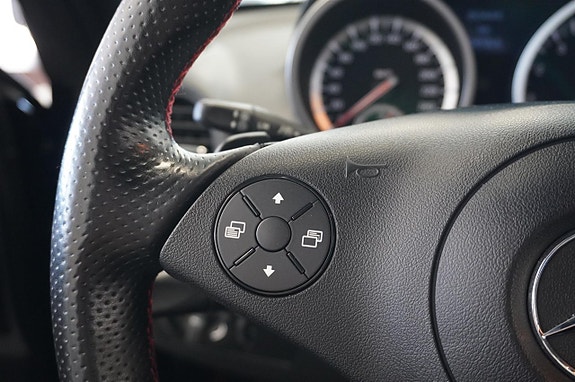 Mercedes-Benz SLK200 13 of 16