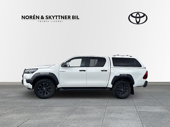 Toyota HiLux 4 of 5