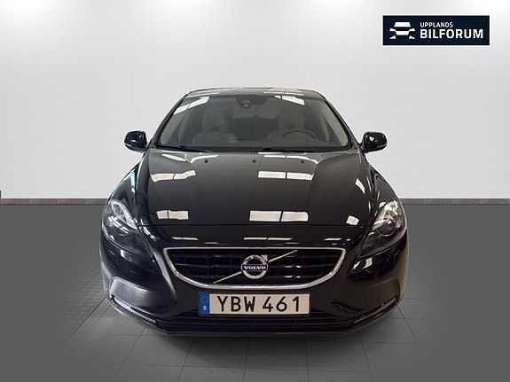 Volvo V40 2 of 5