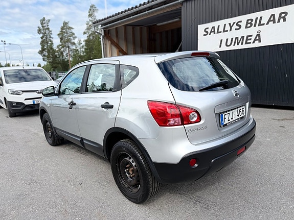 Nissan Qashqai 2 of 5