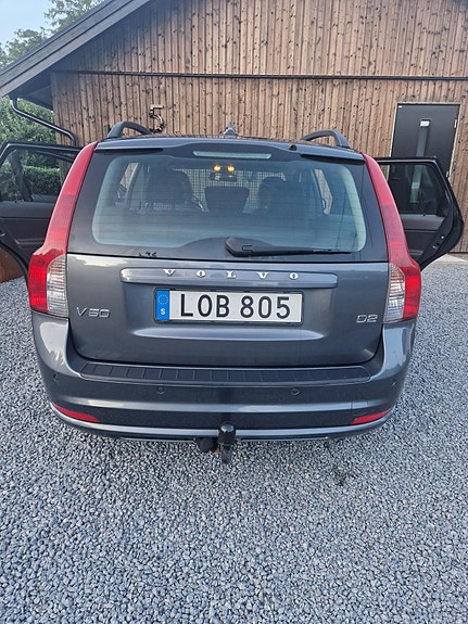 Volvo V50 4 of 5