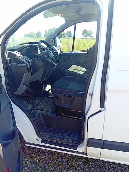 Ford Transit Custom 5 of 5