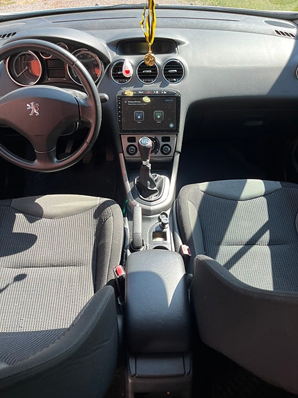 Peugeot 308 4 of 4